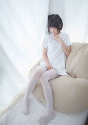 边亲下面边摸上面