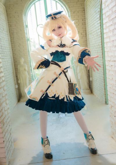 美艳的妈妈老师白腿丰臀