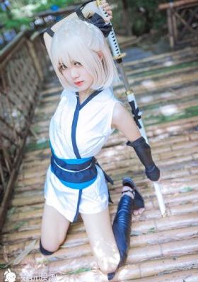 校花被猛c到白腿发软h