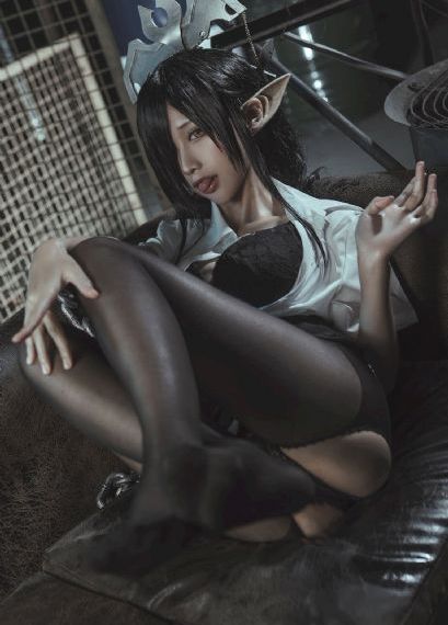 欧美 偷拍 制服 中文字幕