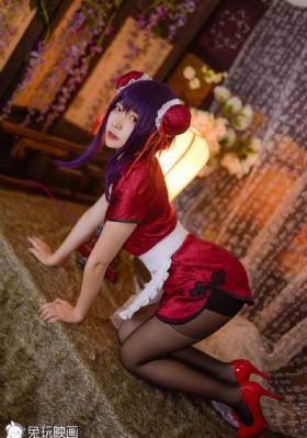 掰开粉嫩的屁眼往里射