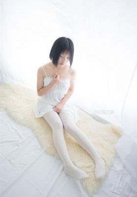 男人边吃奶摸下的激烈视频