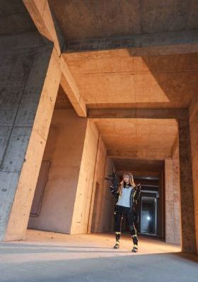 小情侣直播中途被打断